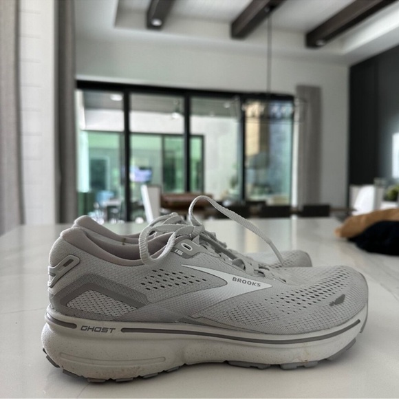 Brooks White Running Shoes - Picture 3 of 11